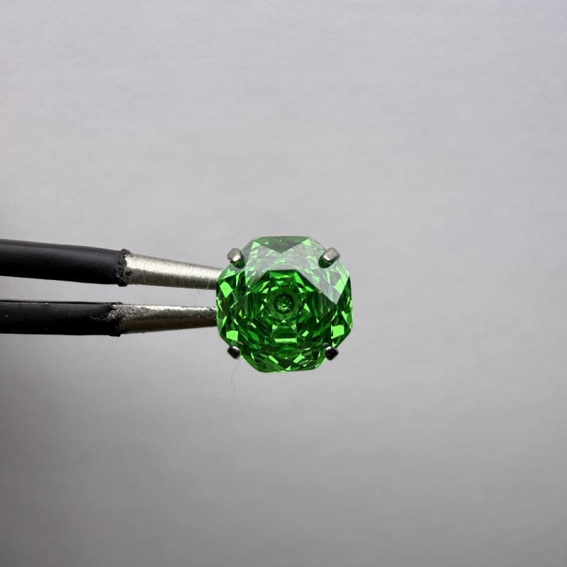 Σκουλαρίκια-καρφιά από κράμα τιτάνιου με ζιρκόν κρύσταλλο και επεξεργασία ζιρκόνια, unisex minimalist