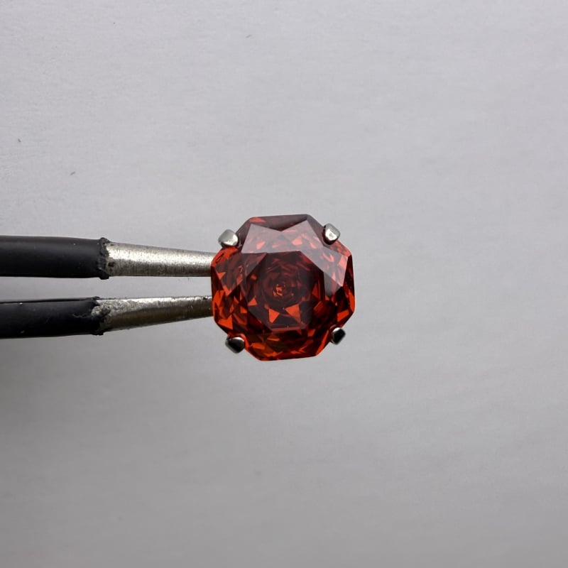 Σκουλαρίκια-καρφιά από κράμα τιτάνιου με ζιρκόν κρύσταλλο και επεξεργασία ζιρκόνια, unisex minimalist