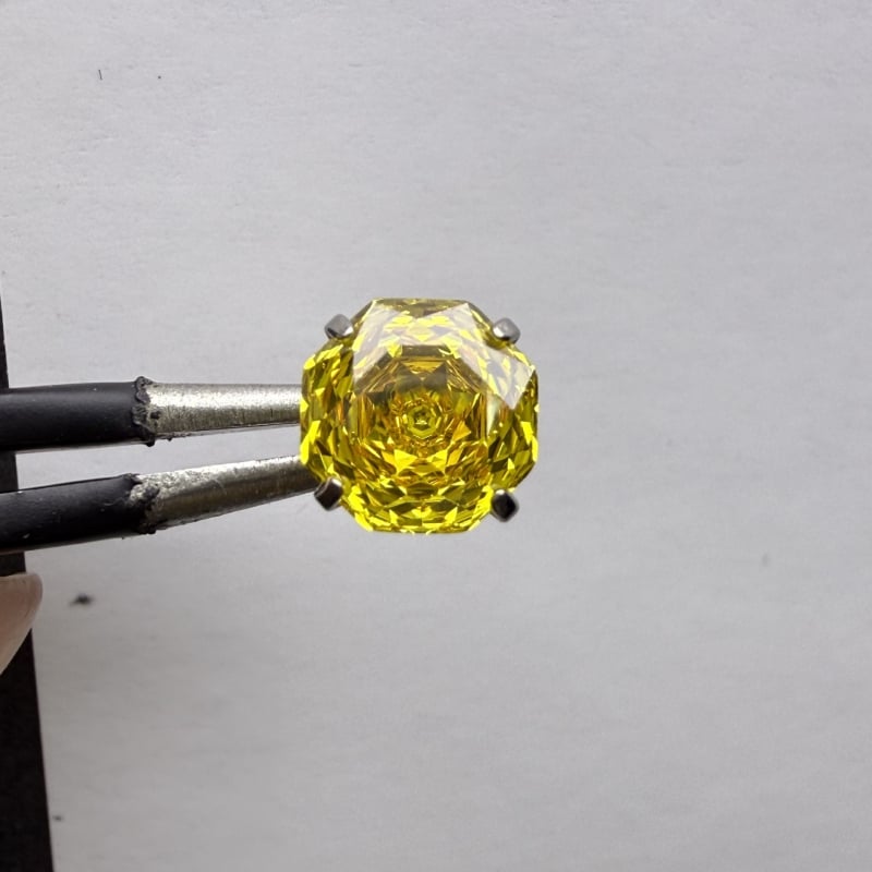 Σκουλαρίκια-καρφιά από κράμα τιτάνιου με ζιρκόν κρύσταλλο και επεξεργασία ζιρκόνια, unisex minimalist