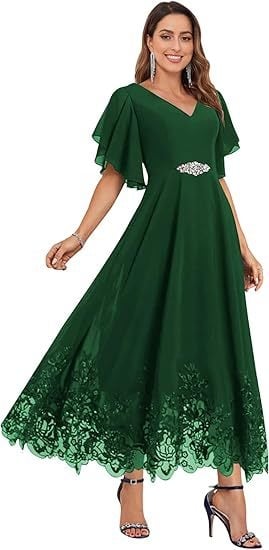 Шифонова вечерна рокля за шаферки с дълбоко V-образно деколте, дантела, къси ръкави, дълга пола, полиестер