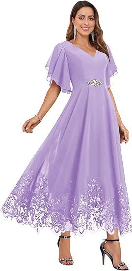 Шифонова вечерна рокля за шаферки с дълбоко V-образно деколте, дантела, къси ръкави, дълга пола, полиестер