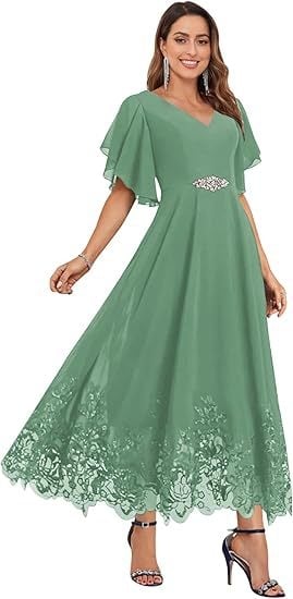 Шифонова вечерна рокля за шаферки с дълбоко V-образно деколте, дантела, къси ръкави, дълга пола, полиестер