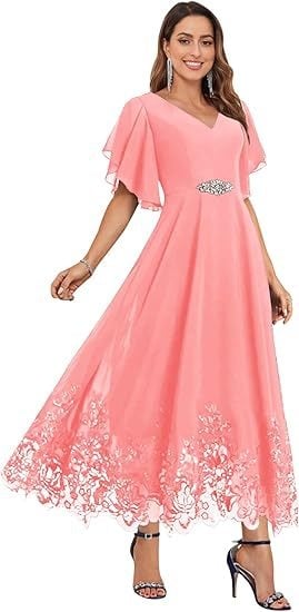 Шифонова вечерна рокля за шаферки с дълбоко V-образно деколте, дантела, къси ръкави, дълга пола, полиестер