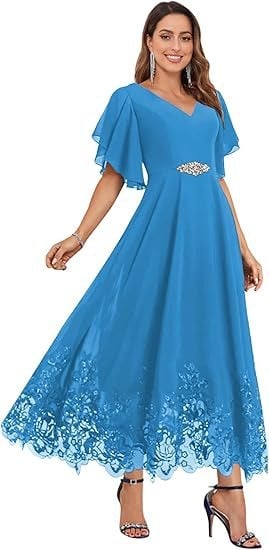 Шифонова вечерна рокля за шаферки с дълбоко V-образно деколте, дантела, къси ръкави, дълга пола, полиестер