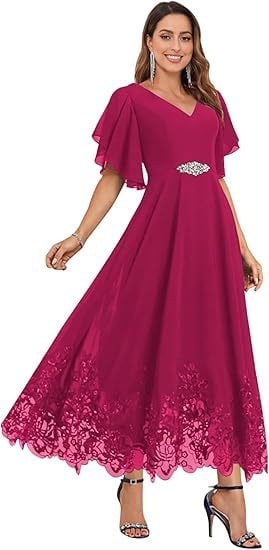 Шифонова вечерна рокля за шаферки с дълбоко V-образно деколте, дантела, къси ръкави, дълга пола, полиестер