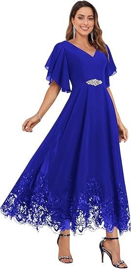 Шифонова вечерна рокля за шаферки с дълбоко V-образно деколте, дантела, къси ръкави, дълга пола, полиестер