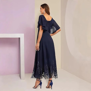 Шифонова вечерна рокля за шаферки с дълбоко V-образно деколте, дантела, къси ръкави, дълга пола, полиестер