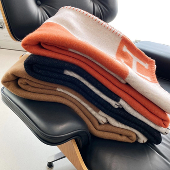 Deka s karikaturnim uzorkom, ovčja koža, 1000–1500 g, moderni minimalistički stil