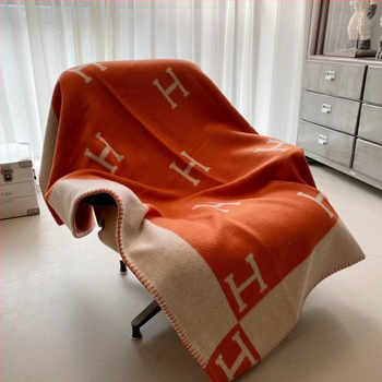 Deka s karikaturnim uzorkom, ovčja koža, 1000–1500 g, moderni minimalistički stil