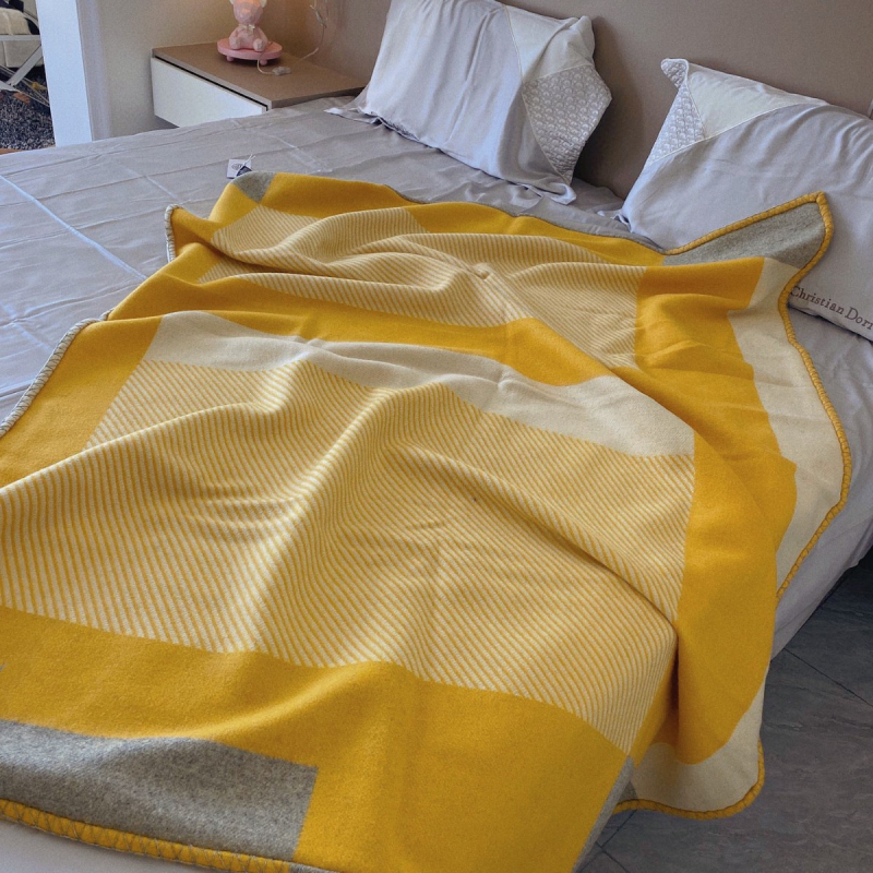 Deka s karikaturnim uzorkom, ovčja koža, 1000–1500 g, moderni minimalistički stil