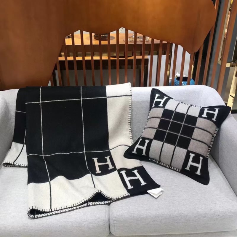 Deka s karikaturnim uzorkom, ovčja koža, 1000–1500 g, moderni minimalistički stil