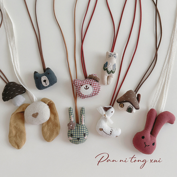 Bērnu kaklarota - rokām darināta, kokvilnas materiāls, karikatūras figūriņa ar 11 cm pagarināšanas ķēdi