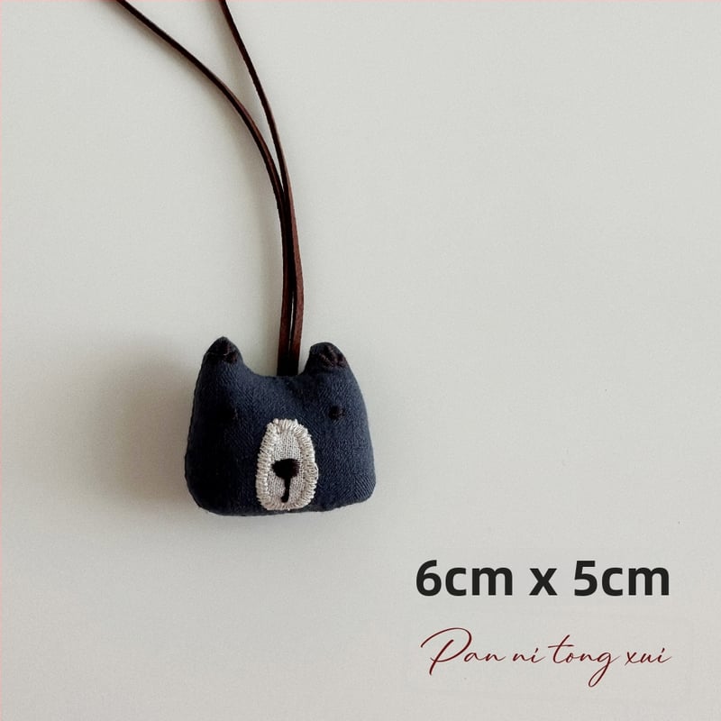 Bērnu kaklarota - rokām darināta, kokvilnas materiāls, karikatūras figūriņa ar 11 cm pagarināšanas ķēdi