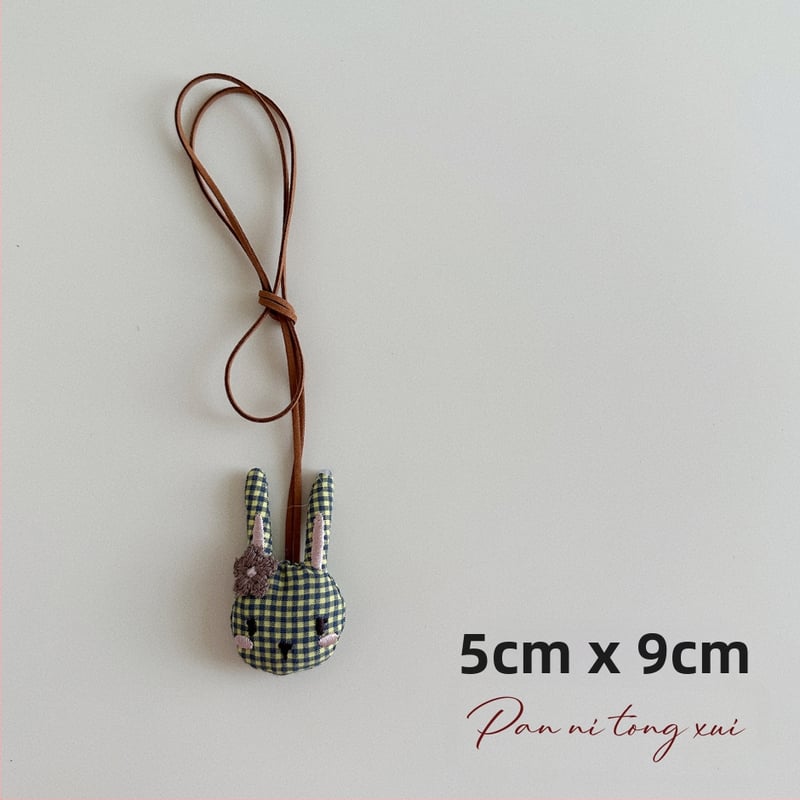 Bērnu kaklarota - rokām darināta, kokvilnas materiāls, karikatūras figūriņa ar 11 cm pagarināšanas ķēdi