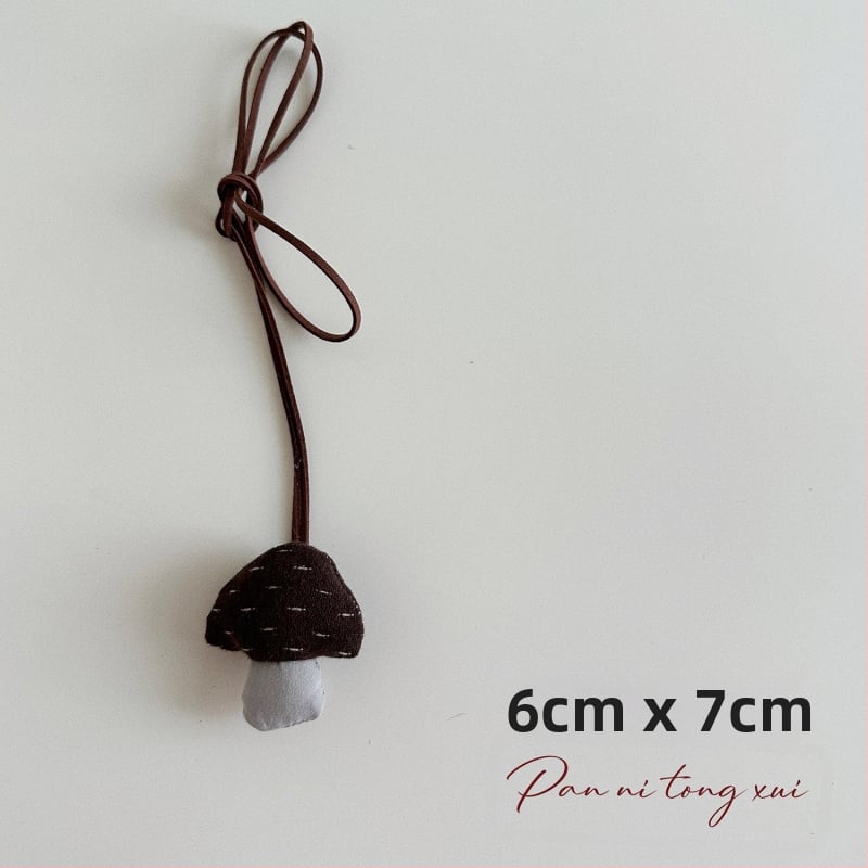 Bērnu kaklarota - rokām darināta, kokvilnas materiāls, karikatūras figūriņa ar 11 cm pagarināšanas ķēdi