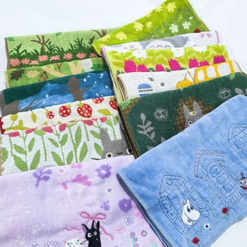 Veido rankšluostis iš 100% medvilnės, siuvinėtas jacquard ir kirptas velvetas, 100–120 g, 21 siūlų