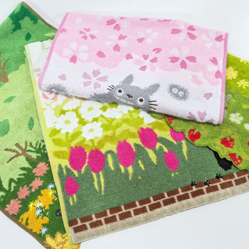 Veido rankšluostis iš 100% medvilnės, siuvinėtas jacquard ir kirptas velvetas, 100–120 g, 21 siūlų