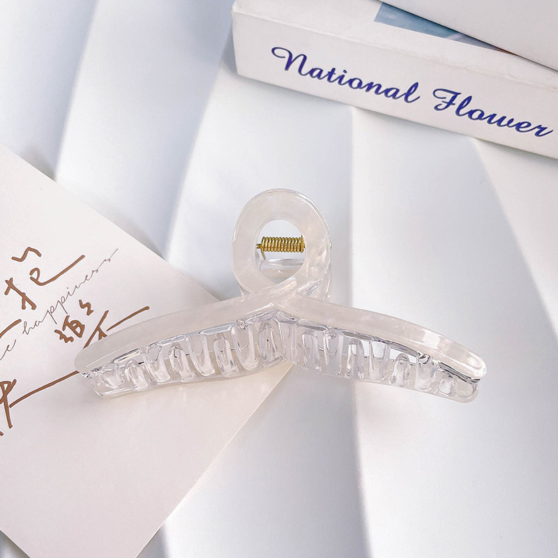 Щипка за коса с форма на акула, корейски стил; акрил; лепило; хващаща щипка; метално покритие; аксесоар за глава за жени; пролет 2025