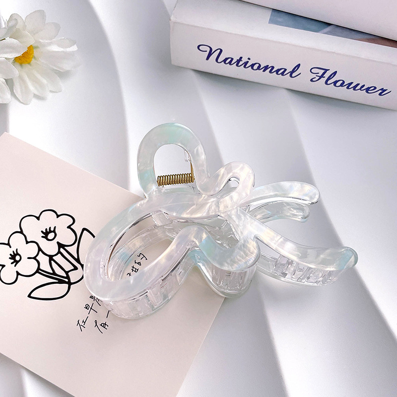 Щипка за коса с форма на акула, корейски стил; акрил; лепило; хващаща щипка; метално покритие; аксесоар за глава за жени; пролет 2025