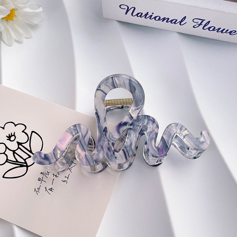 Щипка за коса с форма на акула, корейски стил; акрил; лепило; хващаща щипка; метално покритие; аксесоар за глава за жени; пролет 2025