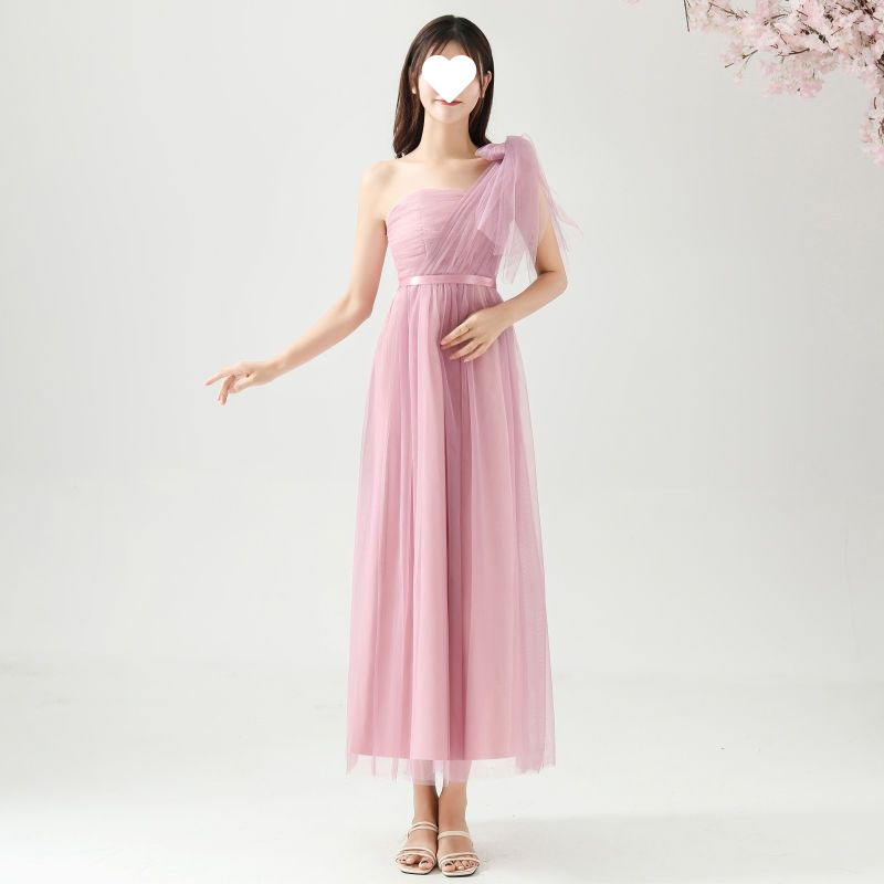 Рокля за шаферки за летни изпълнения - стройна кройка, елегантна, мрежеста полиестрова тъкан, дълга пола, 3/4 ръкав