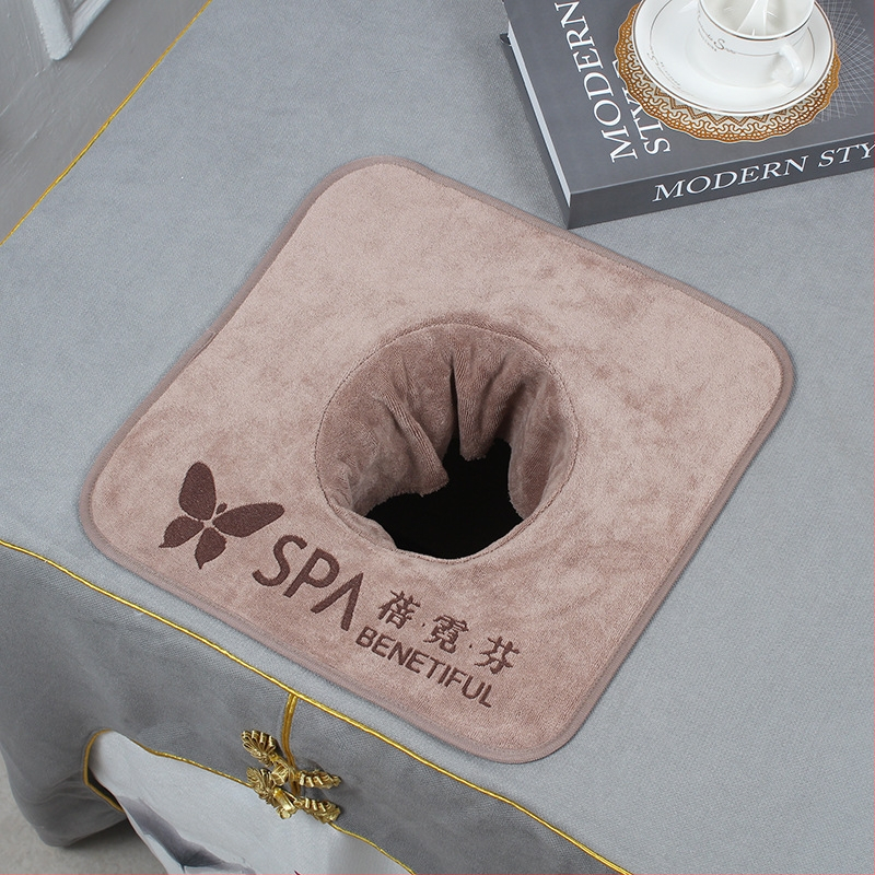 Masažo stalo rankšluostis su skylute, mikropluoštas 100D, svoris virš 200 g, siuvimas, pritaikymas