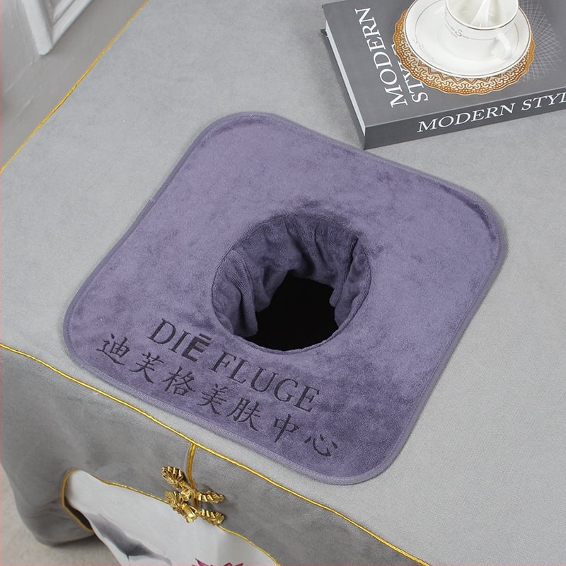 Masažo stalo rankšluostis su skylute, mikropluoštas 100D, svoris virš 200 g, siuvimas, pritaikymas