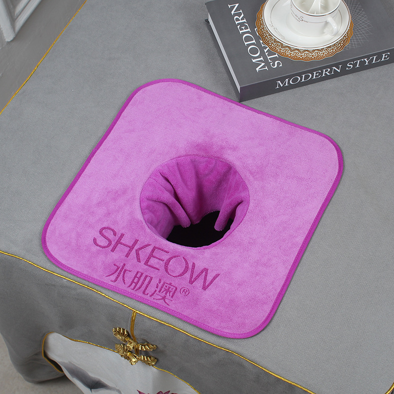 Masažo stalo rankšluostis su skylute, mikropluoštas 100D, svoris virš 200 g, siuvimas, pritaikymas