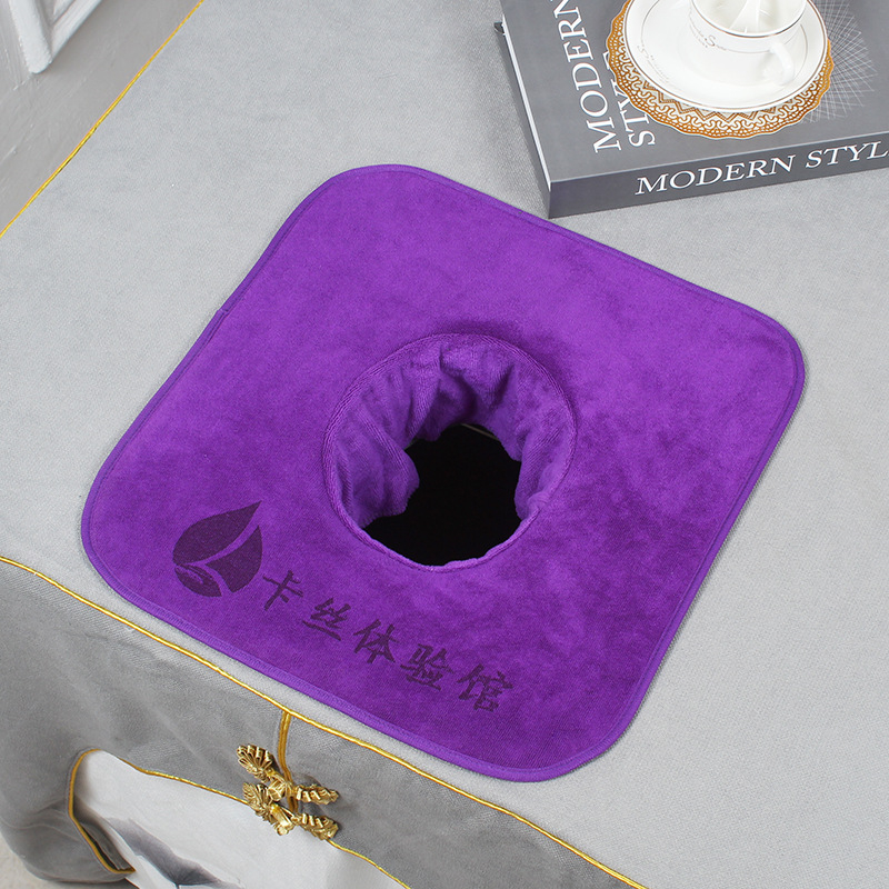 Masažo stalo rankšluostis su skylute, mikropluoštas 100D, svoris virš 200 g, siuvimas, pritaikymas