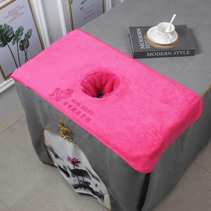 Masažo stalo rankšluostis su skylute, mikropluoštas 100D, svoris virš 200 g, siuvimas, pritaikymas