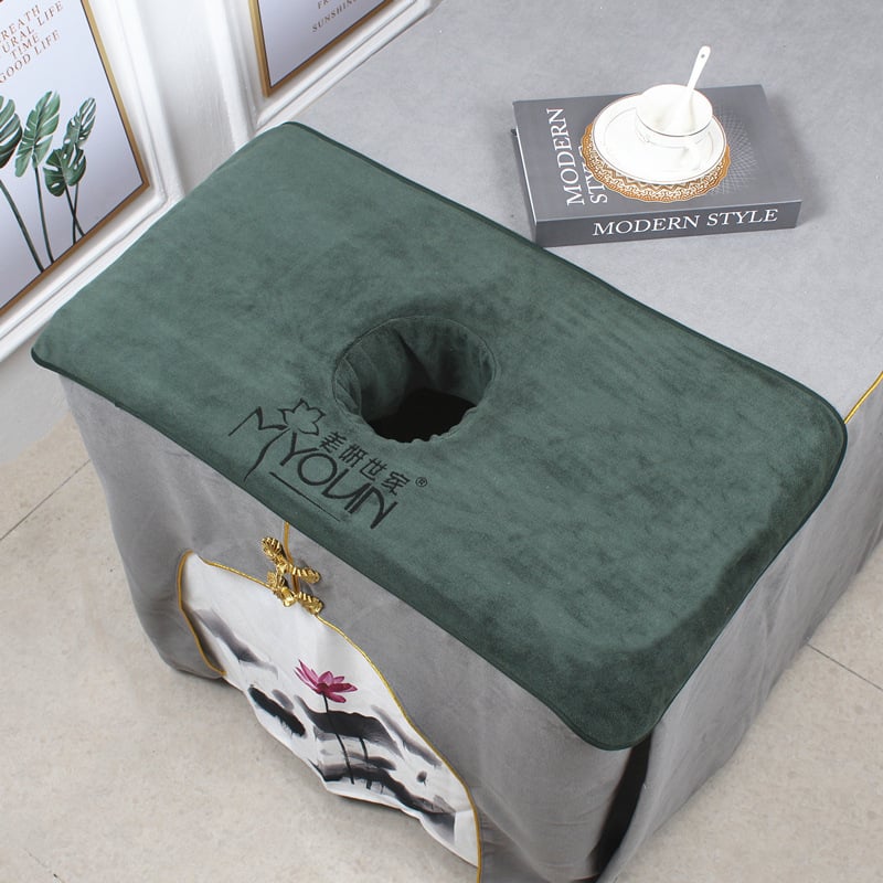 Masažo stalo rankšluostis su skylute, mikropluoštas 100D, svoris virš 200 g, siuvimas, pritaikymas