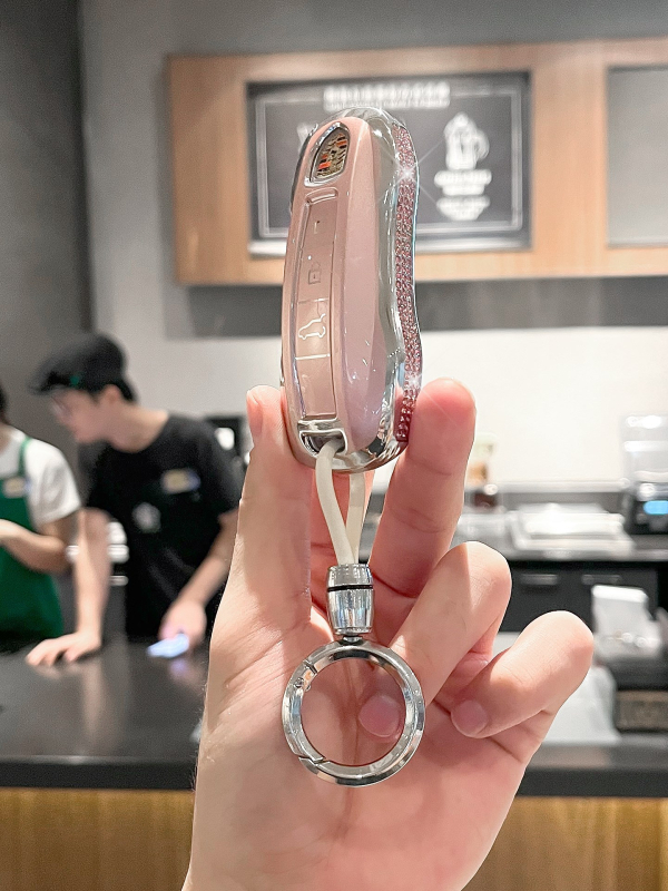 Porsche atslēgu maciņš Panamera, Macan, Cayenne, 718, Boxster, 911 un Taycan – eļļas vaskaina āda, sprādze