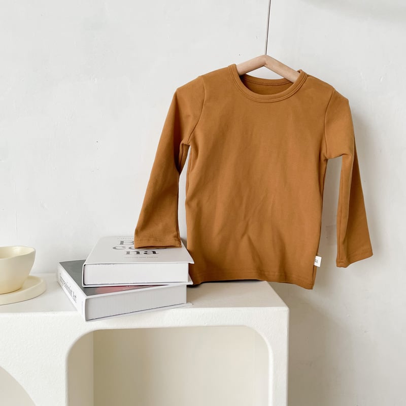 Vaikų marškinėliai su ilgomis rankovėmis iš medvilnės su apvaliu kaklu, vieno atspalvio modelis, švelnus audinys, 95% medvilnė 5% elastanas, tinkamas 0–1 metų amžiui