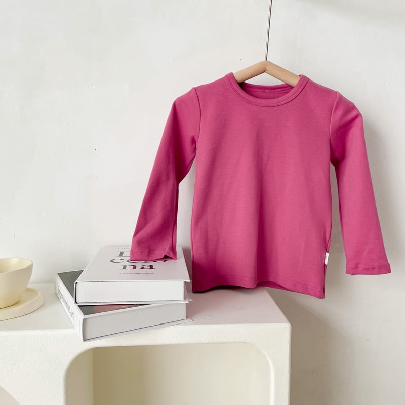 Vaikų marškinėliai su ilgomis rankovėmis iš medvilnės su apvaliu kaklu, vieno atspalvio modelis, švelnus audinys, 95% medvilnė 5% elastanas, tinkamas 0–1 metų amžiui