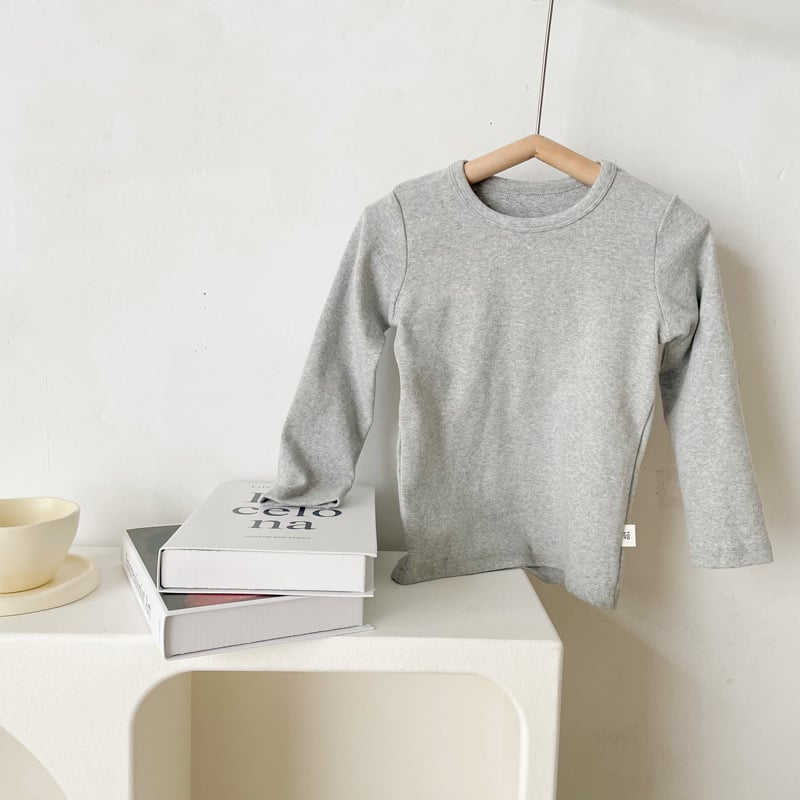 Vaikų marškinėliai su ilgomis rankovėmis iš medvilnės su apvaliu kaklu, vieno atspalvio modelis, švelnus audinys, 95% medvilnė 5% elastanas, tinkamas 0–1 metų amžiui