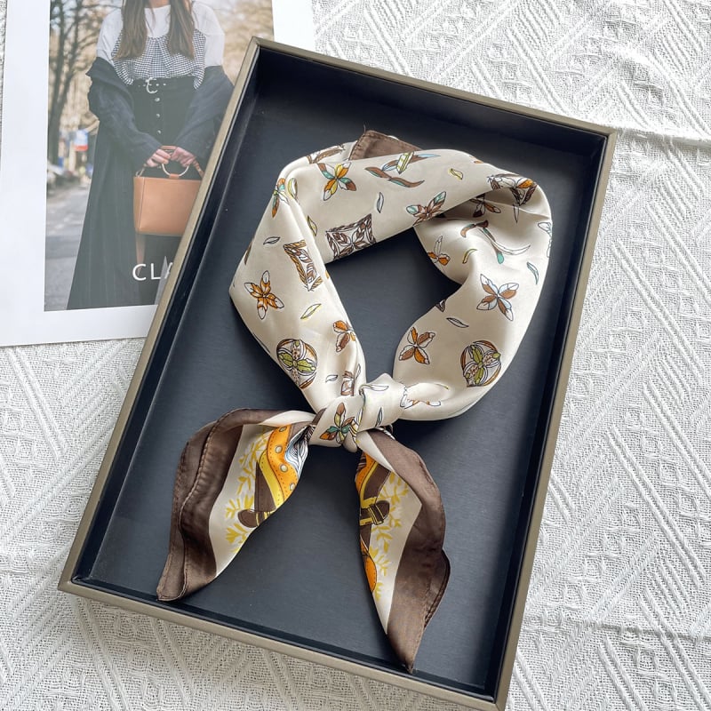 Szatén négyszögletes kendő vintage mintával, poliészter anyag (≥96%), üzleti városi stílus