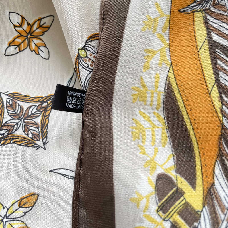 Szatén négyszögletes kendő vintage mintával, poliészter anyag (≥96%), üzleti városi stílus