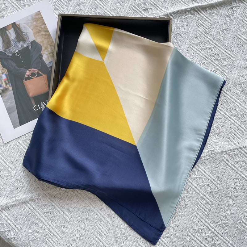 Szatén négyszögletes kendő vintage mintával, poliészter anyag (≥96%), üzleti városi stílus