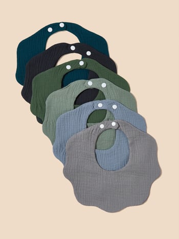 Naujagimio medvilninis seilių skraistė – didelis sugeriamumas, unisex, 0–1 metų amžius, modeliai: vienpalviai, gėlių raštai, atspaudai