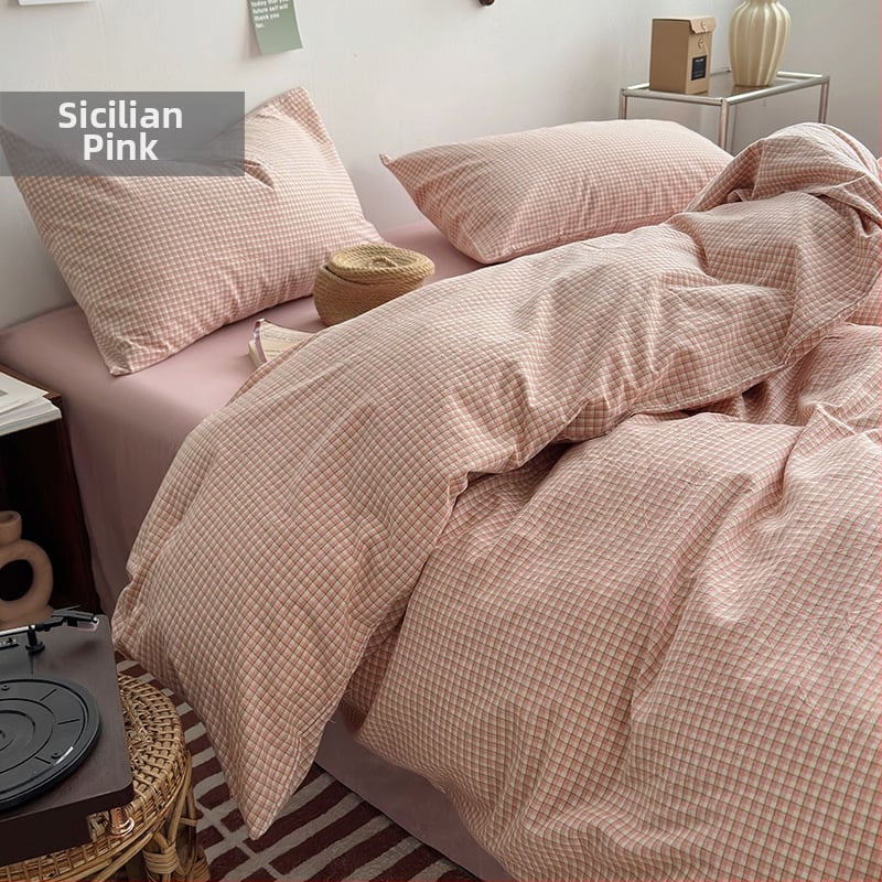 Keturių dalių patalynės komplektas iš 100% medvilnės, siūliniu dažymu, išplautas, languotas raštas