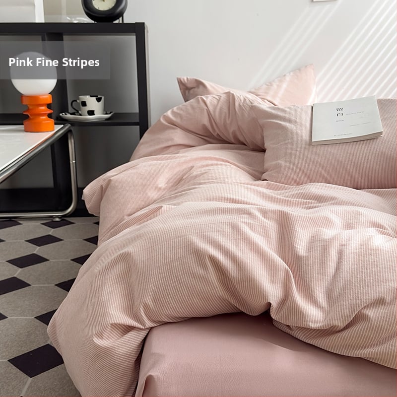 Keturių dalių patalynės komplektas iš 100% medvilnės, siūliniu dažymu, išplautas, languotas raštas