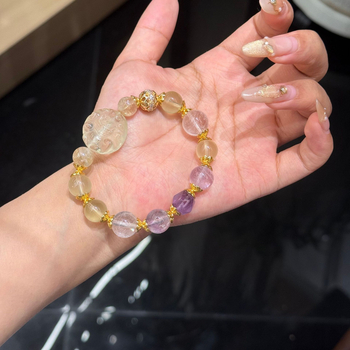 Rokassprādze ar elastīgu auklu, bez sānu akmeņiem, ķīniešu stils, 2025. gada vasaras izlaidums