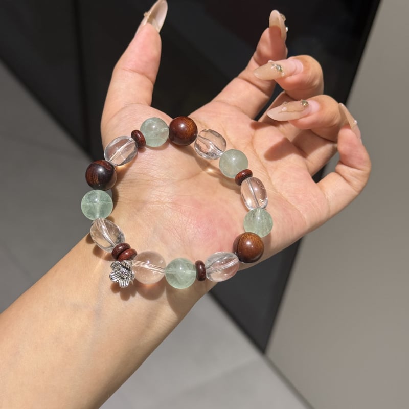 Rokassprādze ar elastīgu auklu, bez sānu akmeņiem, ķīniešu stils, 2025. gada vasaras izlaidums