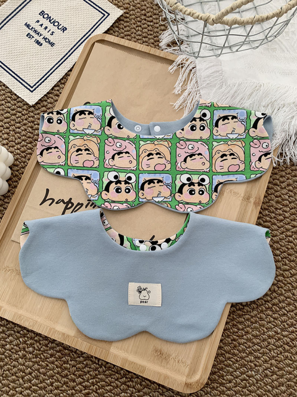 Medvilninė seilinė kūdikiams ir mažiems vaikams (1–3 metų) – dvipusis gėlių raštas, sugerianti