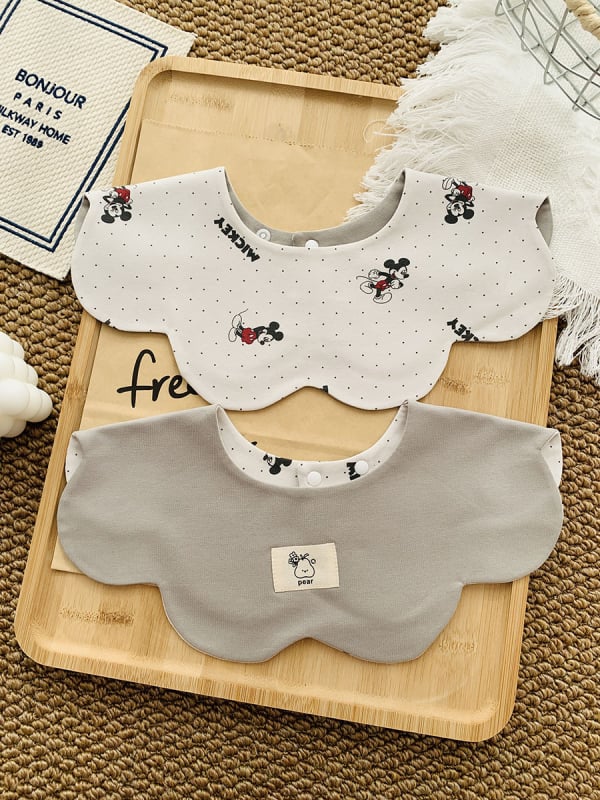 Medvilninė seilinė kūdikiams ir mažiems vaikams (1–3 metų) – dvipusis gėlių raštas, sugerianti