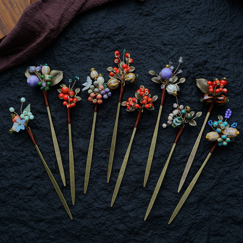Керамична фиба за коса с етнически стил и мотив цветя, аксесоар за глава, пускана през есента на 2024 година.