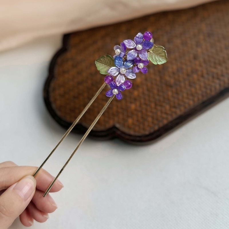 Керамична фиба за коса с етнически стил и мотив цветя, аксесоар за глава, пускана през есента на 2024 година.