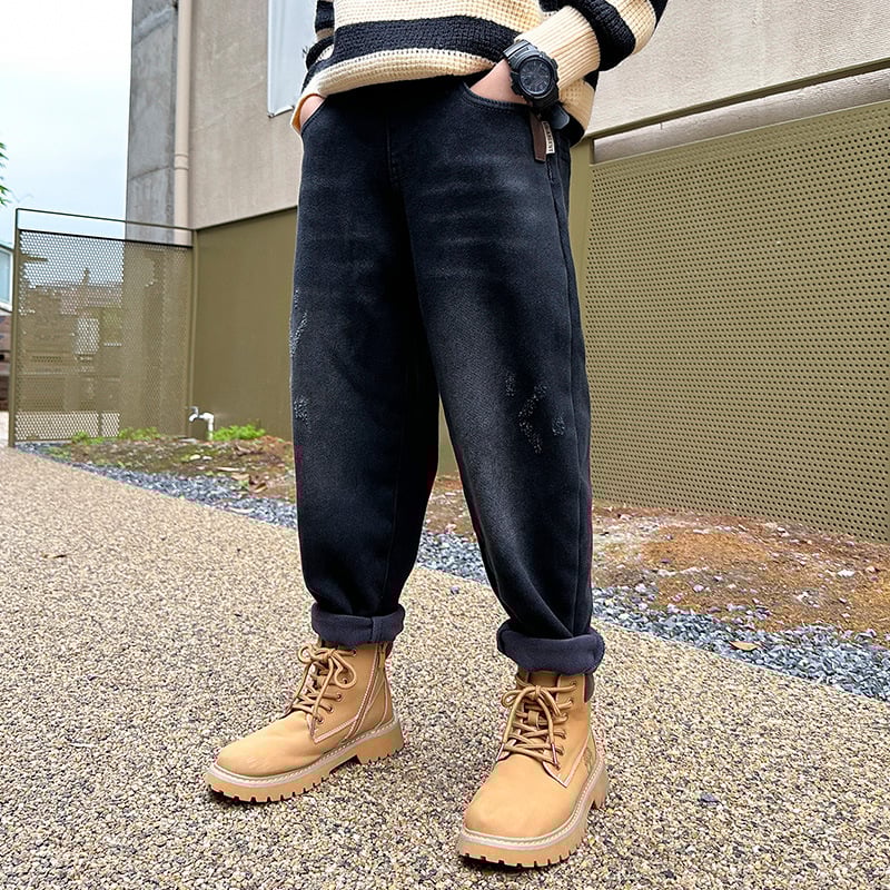 Vaikiškos kelnės su flisu berniukams, 2025 m. rudens ir žiemos naujas modelis, šiltos ir storos, žieminiai drabužiai berniukams, madingi džinsai vidutinio ir didelio sudėjimo vaikams.