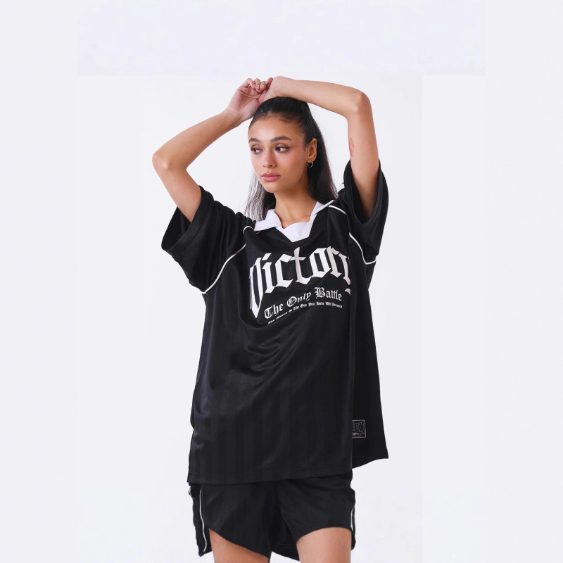 Sublimacijos marškinėliai su V kaklo iškirpte, trumpomis rankovėmis, laisvo kirpimo, poliesteris