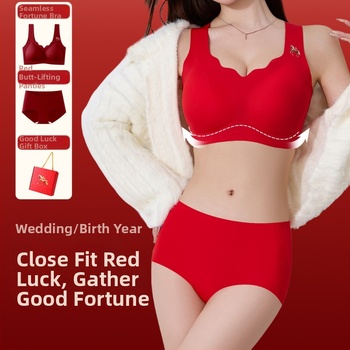 Biustų komplektas: be siūlės, kaušiai 3/4, formuoti kaušiai su plonu viršumi ir storesniu apačia, nailonas, fiksuotos dvigubos petnešos